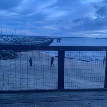 Barbara's Fishtrap - Beach and marina view - Seafood Near Me - Half Moon Bay, California