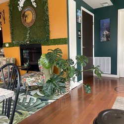 The Pulse Cafe - Small and comfortable.