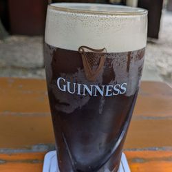 Wülfeler Biergarten - 0,5 L. Guinness
