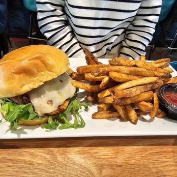 Siren Rock Brewing - California Burger - Breweries Near Me - Rockwall, Texas Siren Rock Brewing - California Burger - Breweries Near Me - Rockwall, Texas