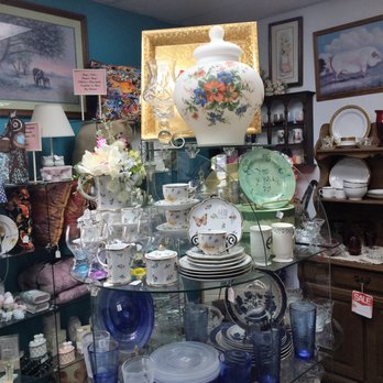 Downtown Treasures - Antiques Near Me - Livingston, Texas
