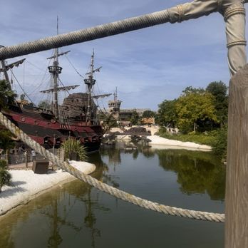 Disneyland Paris - Amusement Parks Near Me