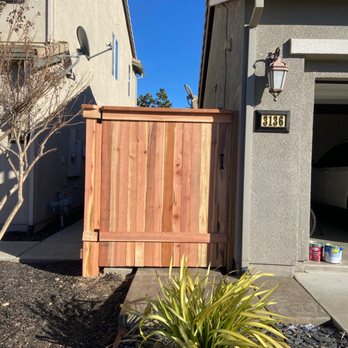 Fence Lifts - Garbage can and recycling can area - Fences & Gates Near Me - Roseville, California