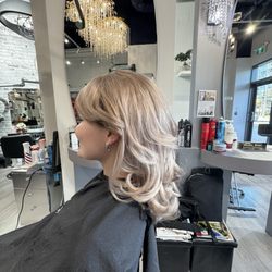 En Vogue Salon and Spa