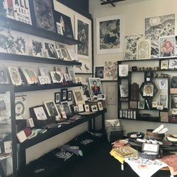Labyrinth Studios - Shopping area.