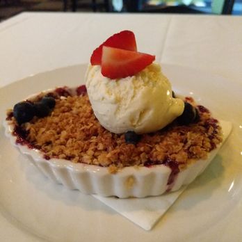 1703 Restaurant & Catering - Blueberry apple cinnamon crumble - American Near Me - Winston Salem, North Carolina 1703 Restaurant & Catering - Blueberry apple cinnamon crumble - American Near Me - Winston Salem, North Carolina
