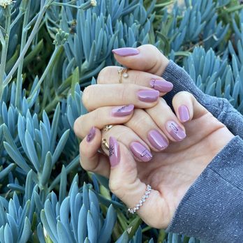 InstaBeauty - Gel manicure with accent design - Nail Salons Near Me - Los Angeles, California