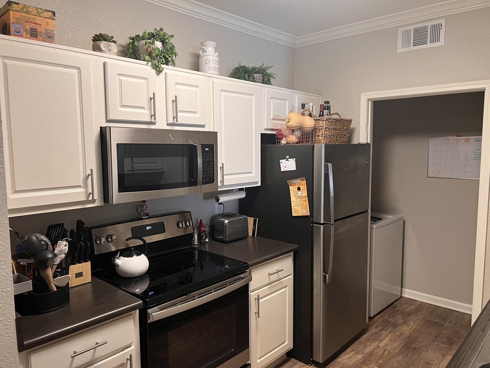 RIVER OAKS APARTMENT HOMES Updated June 2024 65 Photos & 106