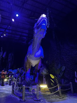 Dinos Alive Washington DC by null