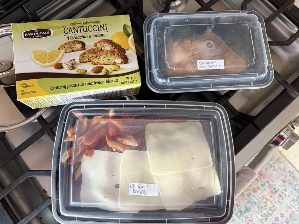 Luigi's Deli & Italian Market Logo