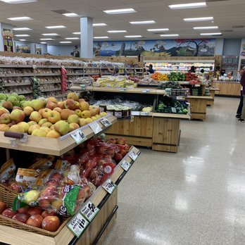 Trader Joe's - Nice produce section - Grocery Near Me - Whittier, California