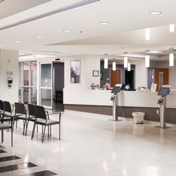 Retinal Consultants of Arizona - RCA North front waiting room