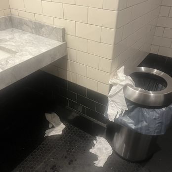 Central Park Boathouse - Filthy Bathroom! - New American Near Me - New York, New York Central Park Boathouse - Filthy Bathroom! - New American Near Me - New York, New York