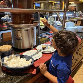Falls Buffet - Chocolate Fountain. - Buffets Near Me - Snoqualmie, Washington Falls Buffet - Chocolate Fountain. - Buffets Near Me - Snoqualmie, Washington