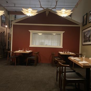 SKADI - Entrance seating - Modern European Near Me - Mammoth Lakes, California SKADI - Entrance seating - Modern European Near Me - Mammoth Lakes, California