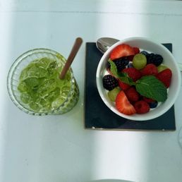 Matcha and yogurt & berries