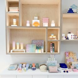 Design Life Kids - Beautiful gifts for teens from beauty products to home decor and children and adults clothing