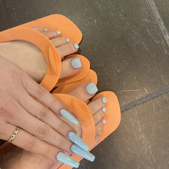 Champagne Nails - Acrylic full set by Lincoln - Nail Salons Near Me - Nashville, Tennessee