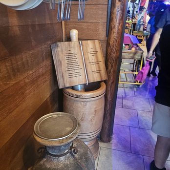 Perico Ripiao Latin Food - Entrance decor. Welcoming and country style - Dominican Near Me - Kissimmee, Florida Perico Ripiao Latin Food - Entrance decor. Welcoming and country style - Dominican Near Me - Kissimmee, Florida