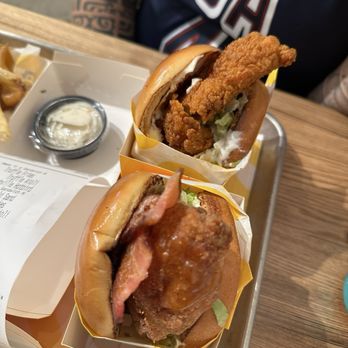 Starbird Chicken - Nashville Sandwich and Cali Gold BBQ Bacon Sandwich - Chicken Shop Near Me - Pleasanton, California Starbird Chicken - Nashville Sandwich and Cali Gold BBQ Bacon Sandwich - Chicken Shop Near Me - Pleasanton, California
