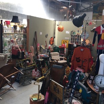 Riverview Antique Market - Lots of stuff - Antiques Near Me - Milwaukee, Wisconsin