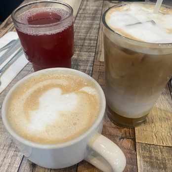 Doyle Street Cafe - Caramel latte  Vanilla latte - Breakfast & Brunch Near Me - Emeryville, California