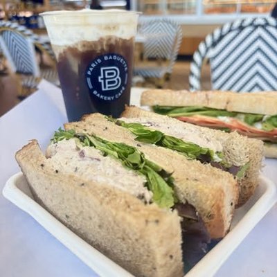 Paris Baguette by null