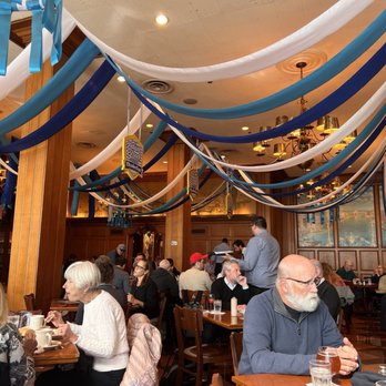 The Berghoff Restaurant - Inside - Bars Near Me - Chicago, Illinois