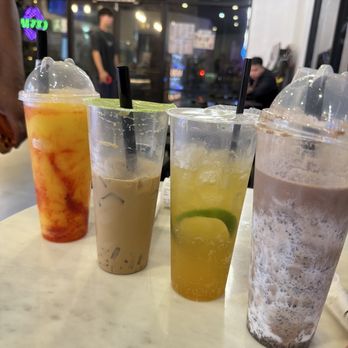 R&B Tea - Such a great variety. Mangoneada, House Tea with lychee jelly, kumquat Sparkling (0 sugar and amazing!!!) and Oreo Chocolate Stormy. - Bubble Tea Near Me - Rosemead, California