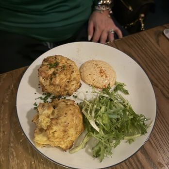 Earl's Premier - Crab cakes...best I've ever had - American Near Me - Kansas City, Missouri