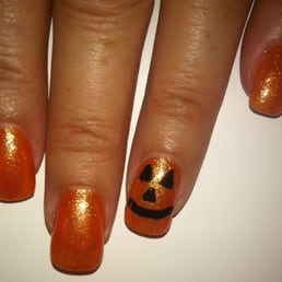 Jack O' Lantern nails. Love that color! Thanks Shirley!
