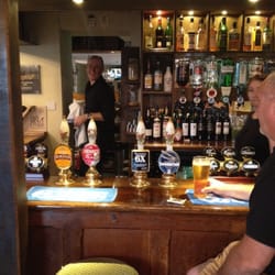 Royal Oak - Quaint bar mixed with both locals and a few tourists.