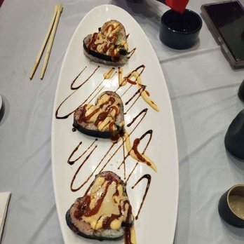 Diaz Kitchen & Sushi Bar - Heartly Roll - Sushi Bars Near Me - Albuquerque, New Mexico
