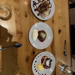 Coffee cake, chocolate cake, basque cheesecake Coffee cake, chocolate cake, basque cheesecake