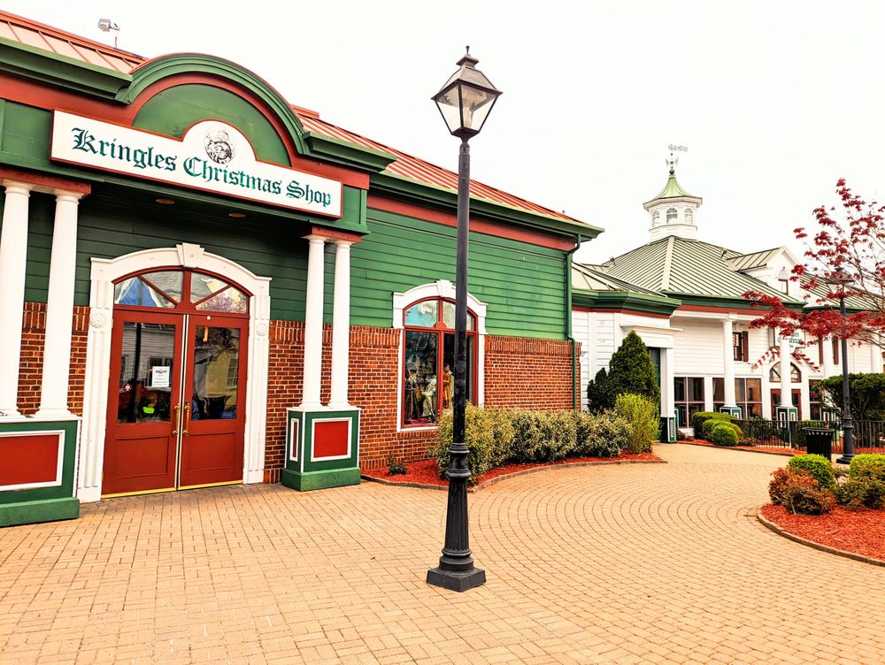 KRINGLES CHRISTMAS STORE 43 Photos 2800 W 76 Country Blvd, Branson
