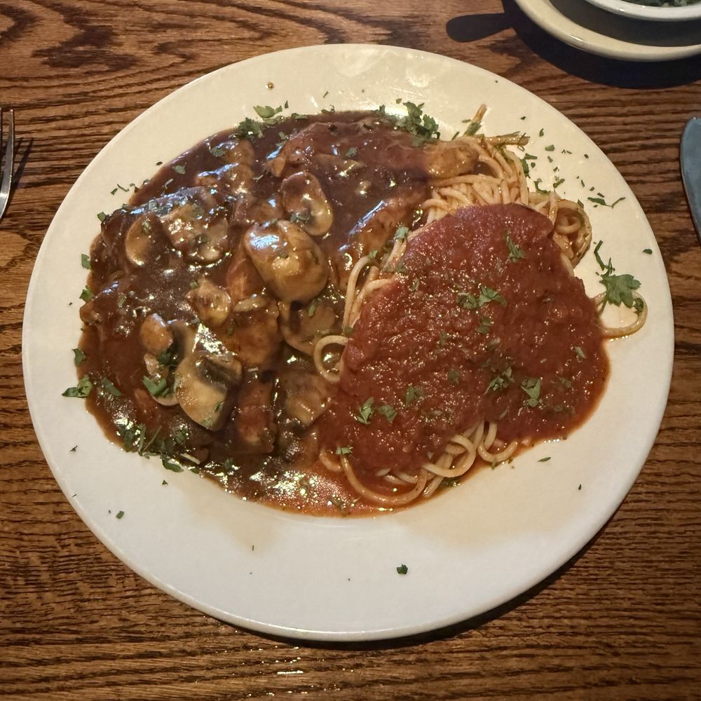 Palazzo's - Chicken Marsala (comes with Spaghetti) - Italian Near Me - Houston, Texas Palazzo's - Chicken Marsala (comes with Spaghetti) - Italian Near Me - Houston, Texas