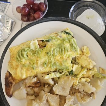 Scripps Memorial Hospital Encinitas - Build your own omelet- tomato, sausage, spinach, cheese, and mushrooms with Guacamole. Fried potatoes and an English muffin! - Hospitals Near Me - Encinitas, California