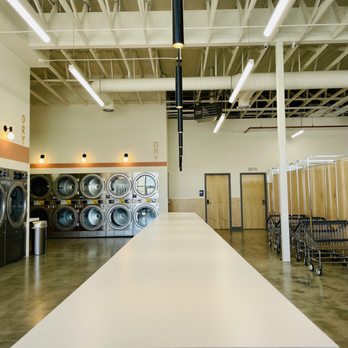 Breeze Better Laundry - Planting of folding space to fold your laundry - Laundromat Near Me - Nampa, Idaho