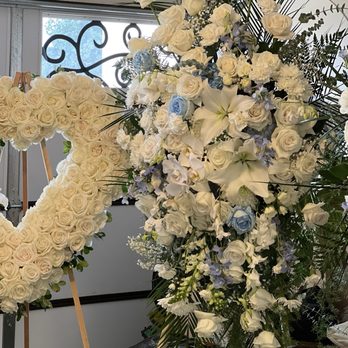 SimplyChic Events - Diana Marinca - Florists Near Me SimplyChic Events - Diana Marinca - Florists Near Me