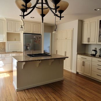 Lomeli's Quality Painting - KITCHEN CABINETS REPAINTIGN SAMMAMISH WA - Painters Near Me Lomeli's Quality Painting - KITCHEN CABINETS REPAINTIGN SAMMAMISH WA - Painters Near Me