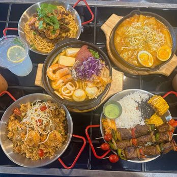 Z Lunch - Seafood noodles, Bulgogi K-rose pasta, tteokbokki original, Singapore seafood fried rice, beef skewer rice - Korean Near Me - Elk Grove, California
