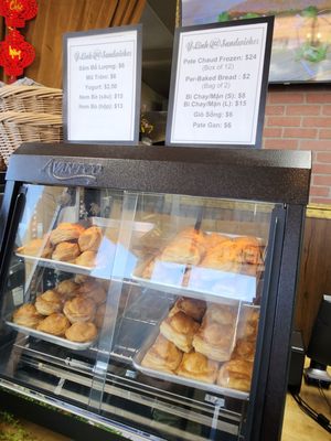 Y-Linh Sandwiches by null