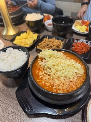 Lim’s Kitchen by null