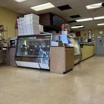 Mola's Pizza - Inside - Pizza Near Me - Cordova, Tennessee