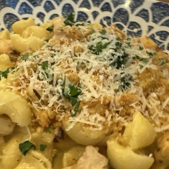 The Hampton Social - Virginia Beach - WHITE TRUFFLE MAC with chicken added - New American Near Me - Virginia Beach, Virginia The Hampton Social - Virginia Beach - WHITE TRUFFLE MAC with chicken added - New American Near Me - Virginia Beach, Virginia