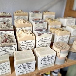 Feathered Nest Gifts & Garden Accents
