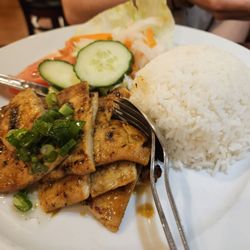 Pho Xinh - Grilled chicken and rice