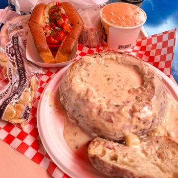 Pike Place Chowder - Maine-Style Lobster Roll New England Clam Chowder Seafood Bisque - Seafood Near Me - Seattle, Washington