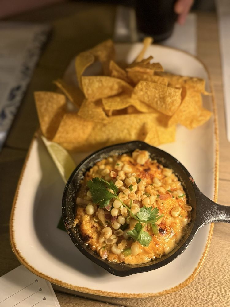 Tommy Bahama | Marlin Bar