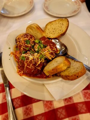 Maggiano's Little Italy by null